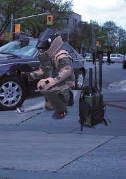 Hệ thống chế áp liên lạc vô tuyến cơ động vác vai 700-6000MHz